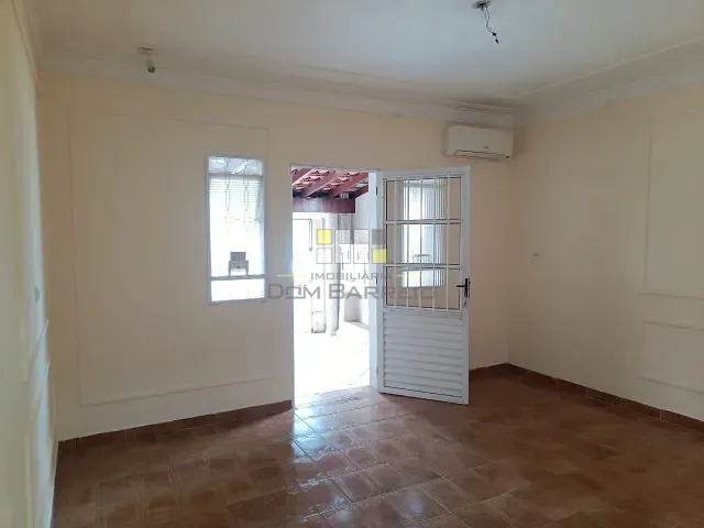 Casa 2 quartos e 1 banheiro, para alugar, no bairro Centro em Sumaré