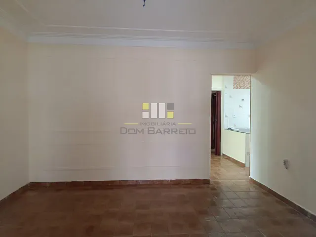 Casa 2 quartos e 1 banheiro, para alugar, no bairro Centro em Sumaré
