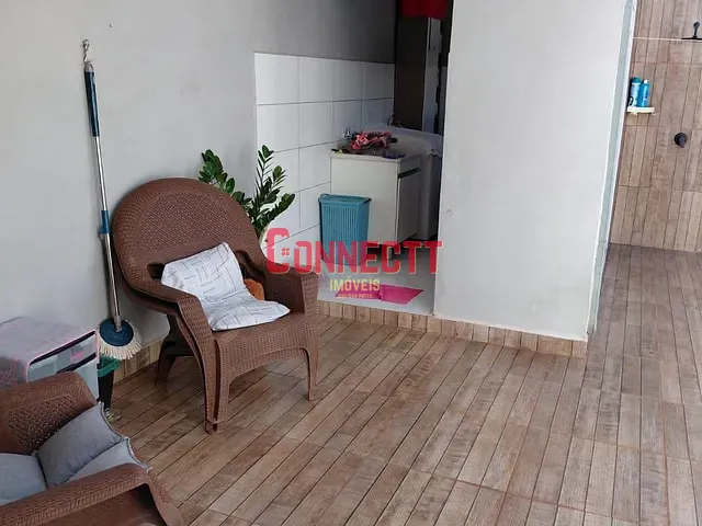 Casa 3 quartos e 2 banheiros, à venda, no bairro Jardim Eugênio Mendes Lopes em Ribeirão Preto