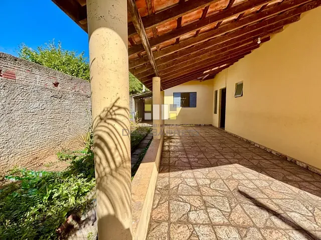 Casa com 200m² 2 quartos e 2 banheiros, à venda, no bairro Parque Jatobá (Nova Veneza) em Sumaré