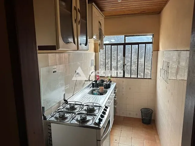 Casa com 490m² 3 quartos e 1 banheiro, à venda, no bairro Oficinas em Ponta Grossa
