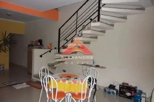 Casa, 4 quartos, 172 m² - Foto 2