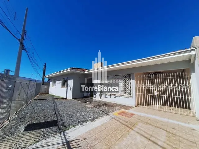 Casa com 660m² 4 quartos e 4 banheiros, para alugar, no bairro Uvaranas em Ponta Grossa