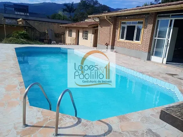 Casa com 864m² 7 quartos e 6 banheiros, para alugar, no bairro Vila Petrópolis em Atibaia