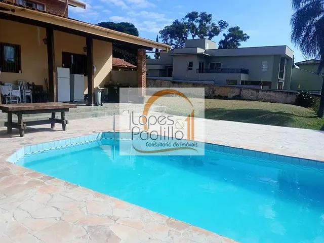 Casa com 864m² 7 quartos e 6 banheiros, para alugar, no bairro Vila Petrópolis em Atibaia