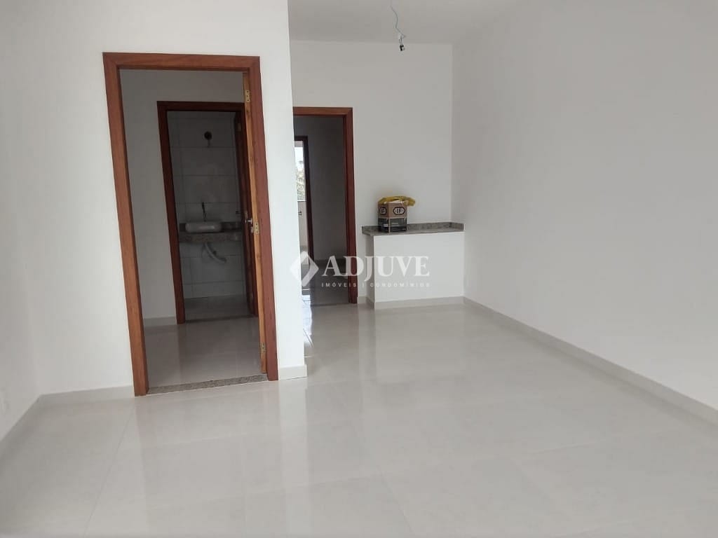 Casa à venda com 2 quartos, 136m² - Foto 4