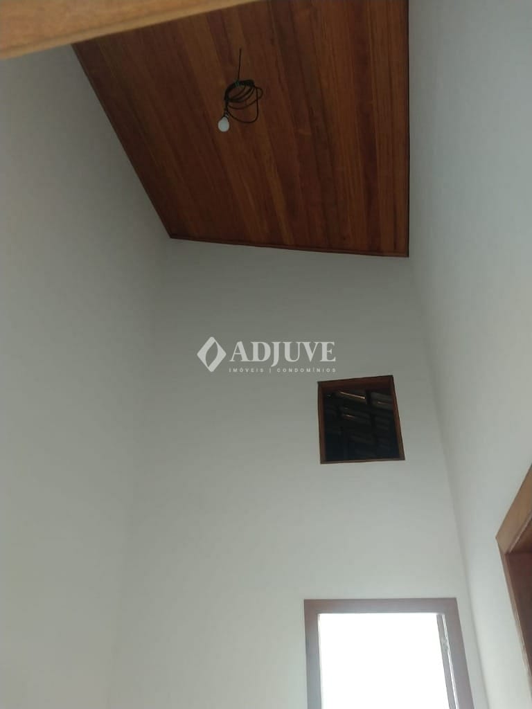 Casa à venda com 2 quartos, 136m² - Foto 11