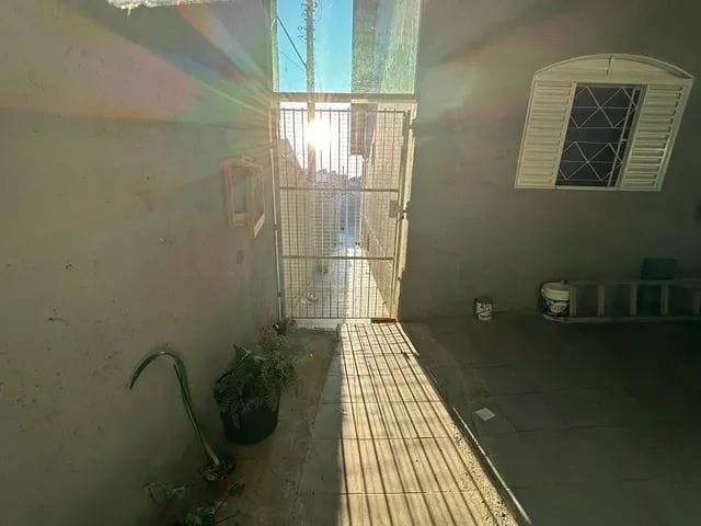 Casa com 300m² 3 quartos e 2 banheiros, à venda, no bairro Jardim América em Taubaté