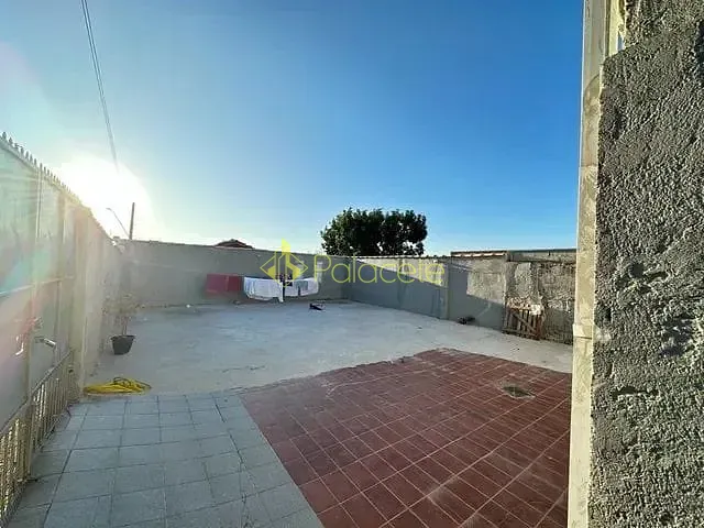 Casa com 300m² 3 quartos e 2 banheiros, à venda, no bairro Jardim América em Taubaté