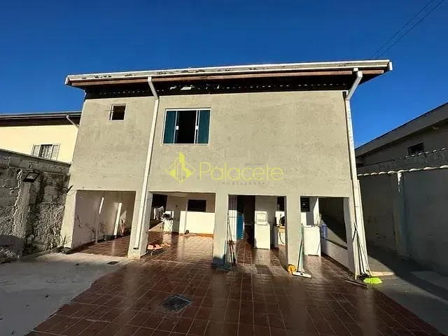 Casa com 300m² 3 quartos e 2 banheiros, à venda, no bairro Jardim América em Taubaté