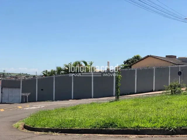 Casa com 400m², à venda, no bairro Lindóia em Londrina