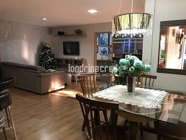 Casa com 400m², à venda, no bairro Lindóia em Londrina