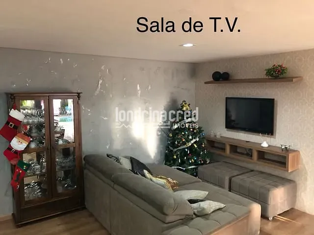 Casa com 400m², à venda, no bairro Lindóia em Londrina