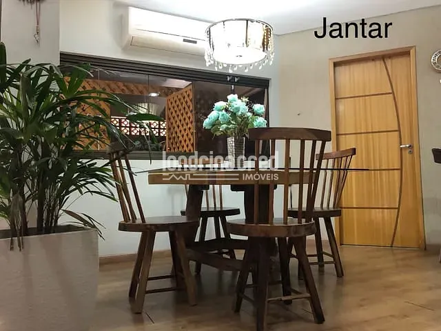 Casa com 400m², à venda, no bairro Lindóia em Londrina