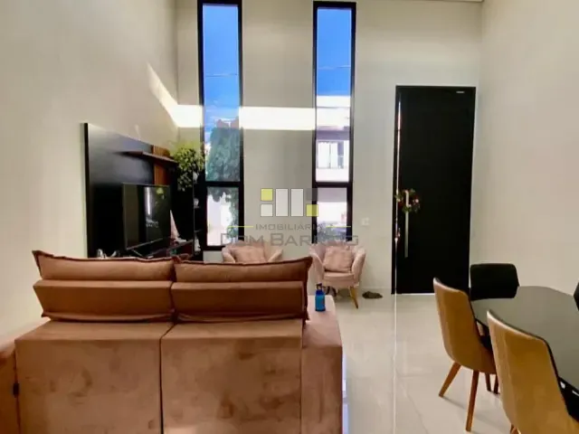 Casa com 250m² 3 quartos e 2 banheiros, à venda, no bairro Parque Olívio Franceschini em Hortolândia