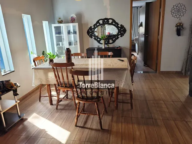 Casa com 207m² 2 quartos e 2 banheiros, à venda, no bairro Olarias em Ponta Grossa
