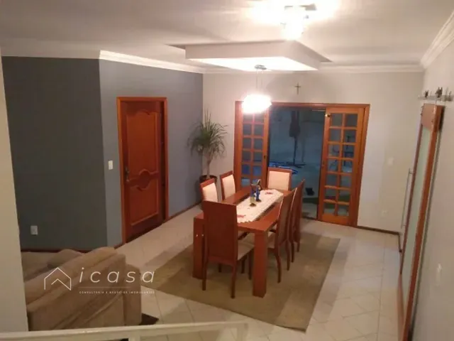 Casa com 300m² 3 quartos e 3 banheiros, à venda, no bairro Urbanova em São José dos Campos