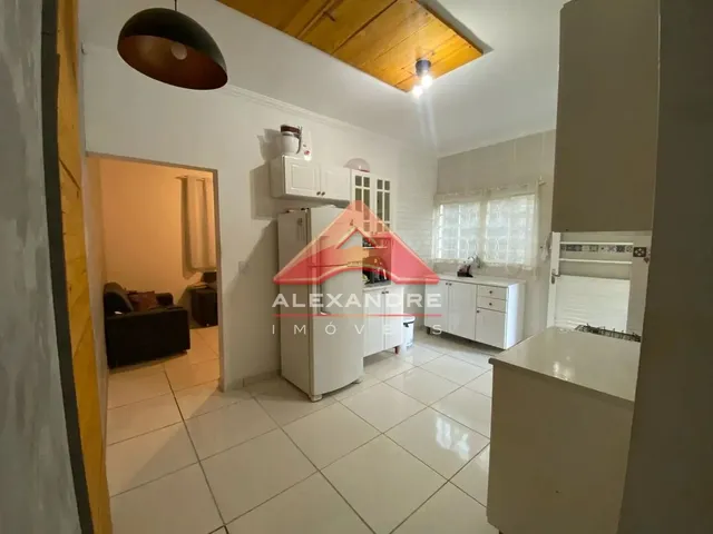 Casa com 219m² 3 quartos e 1 banheiro, à venda, no bairro Jardim dos Bandeirantes em São José Dos Campos