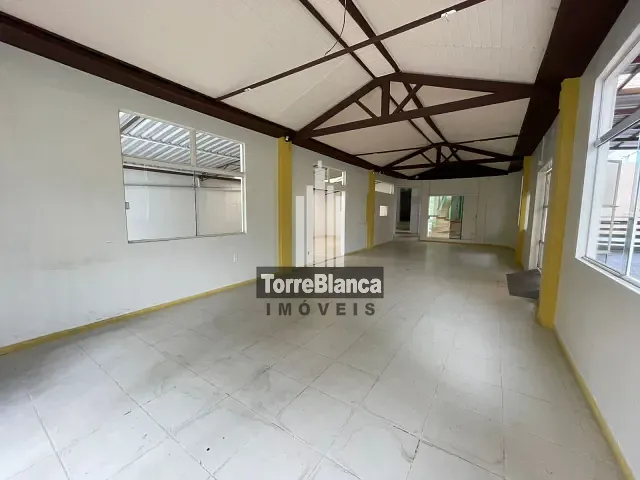 Casa com 200m², para alugar, no bairro Centro em Ponta Grossa