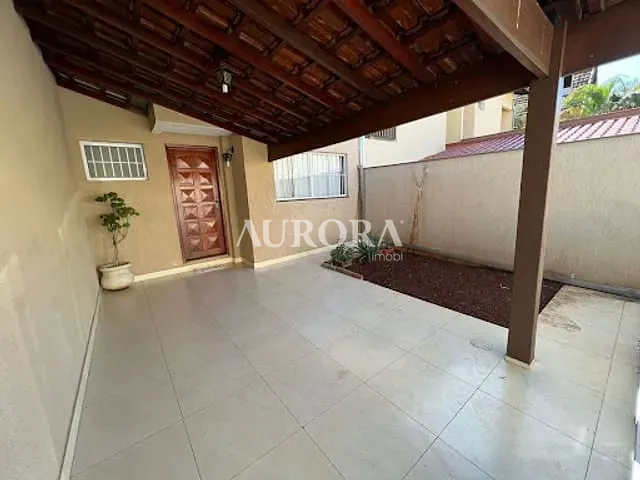 Casa 3 quartos e 3 banheiros, à venda, no bairro São Vicente em Londrina