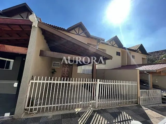 Casa 3 quartos e 3 banheiros, à venda, no bairro São Vicente em Londrina
