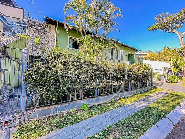Casa com 700m² 4 quartos e 6 banheiros, à venda ou para alugar, no bairro Jardim Marajoara em São Paulo
