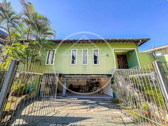 Casa com 700m² 4 quartos e 6 banheiros, à venda ou para alugar, no bairro Jardim Marajoara em São Paulo
