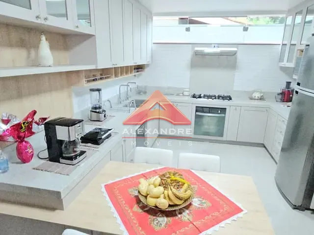 Casa com 512m² 4 quartos e 3 banheiros, à venda, no bairro Jardim Aquarius em São José dos Campos