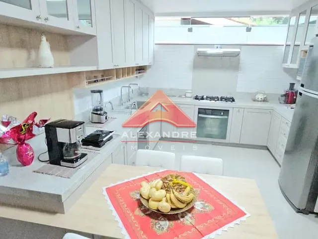 Casa com 512m² 4 quartos e 3 banheiros, à venda, no bairro Jardim Aquarius em São José dos Campos