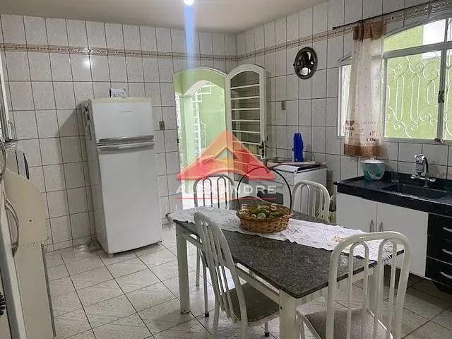 Casa com 210m² 3 quartos e 3 banheiros, à venda, no bairro Monte Castelo em São José dos Campos