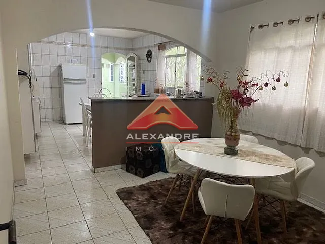Casa com 210m² 3 quartos e 3 banheiros, à venda, no bairro Monte Castelo em São José dos Campos