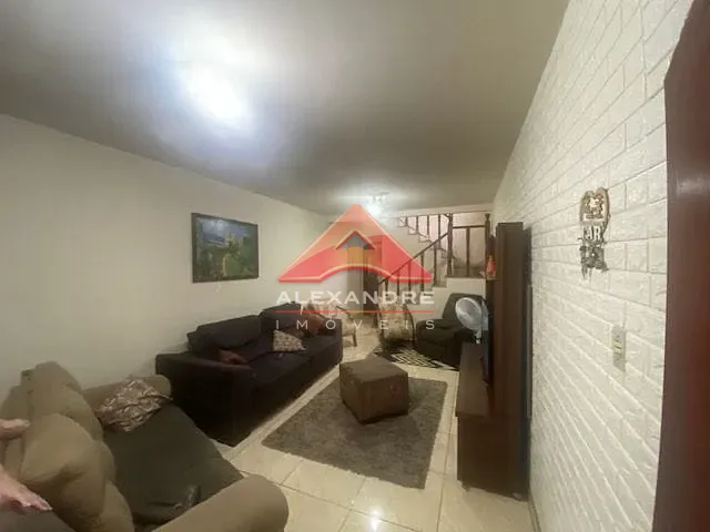 Casa com 210m² 3 quartos e 3 banheiros, à venda, no bairro Monte Castelo em São José dos Campos