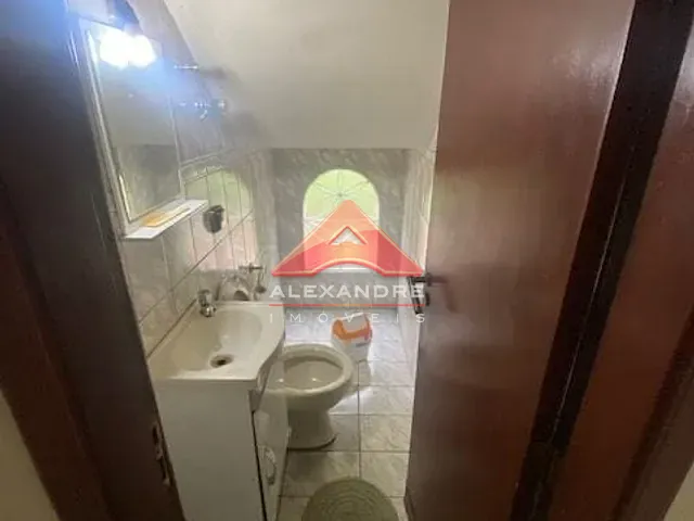 Casa com 210m² 3 quartos e 3 banheiros, à venda, no bairro Monte Castelo em São José dos Campos