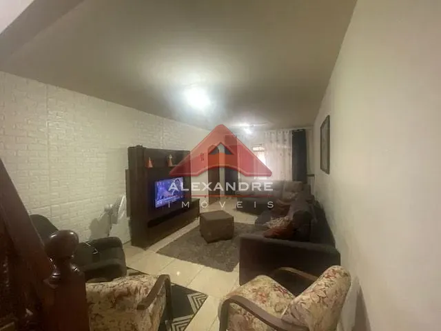Casa com 210m² 3 quartos e 3 banheiros, à venda, no bairro Monte Castelo em São José dos Campos