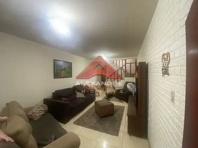 Casa com 210m² 3 quartos e 3 banheiros, à venda, no bairro Monte Castelo em São José dos Campos
