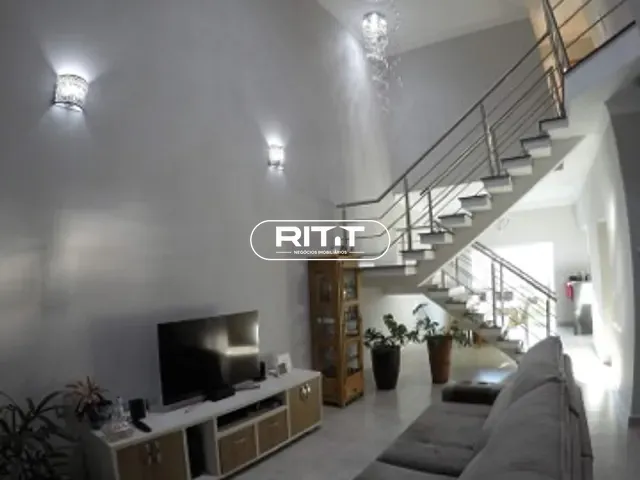 Casa com 250m² 4 quartos e 3 banheiros, à venda, no bairro Jardim Golden Park Residence em Hortolândia