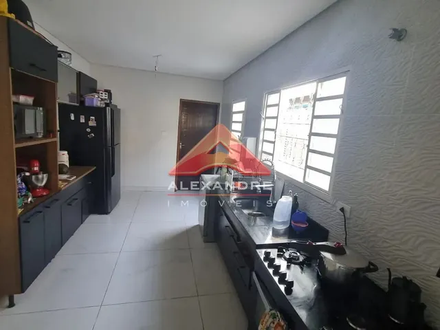 Casa com 250m² 3 quartos e 1 banheiro, à venda, no bairro Jardim Santa Inês II em São José Dos Campos