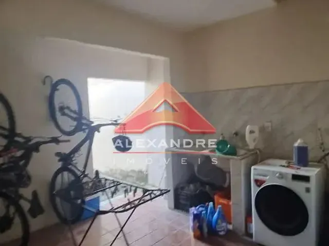 Casa com 250m² 3 quartos e 1 banheiro, à venda, no bairro Jardim Santa Inês II em São José Dos Campos
