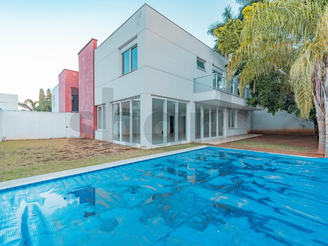 Casa com 650m² 4 quartos e 6 banheiros, à venda, no bairro Parque Colonial em São Paulo