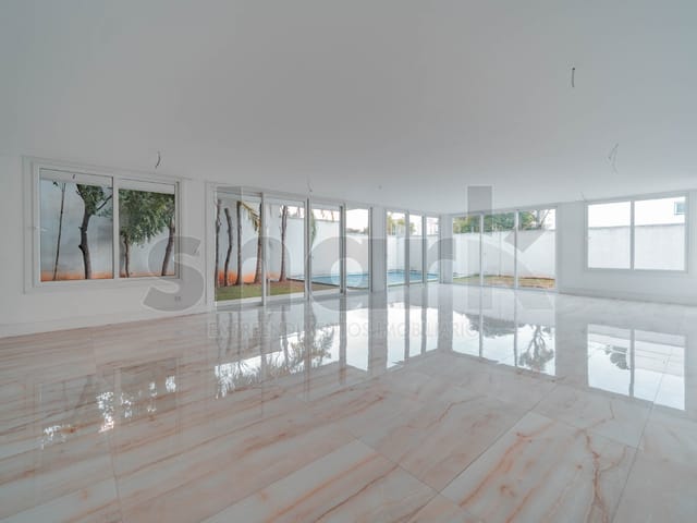 Casa com 650m² 4 quartos e 6 banheiros, à venda, no bairro Parque Colonial em São Paulo
