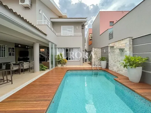 Casa com 332m² 3 quartos e 5 banheiros, à venda, no bairro H.U. em Londrina