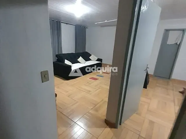 Casa com 242m² 2 quartos e 2 banheiros, à venda, no bairro Contorno em Ponta Grossa