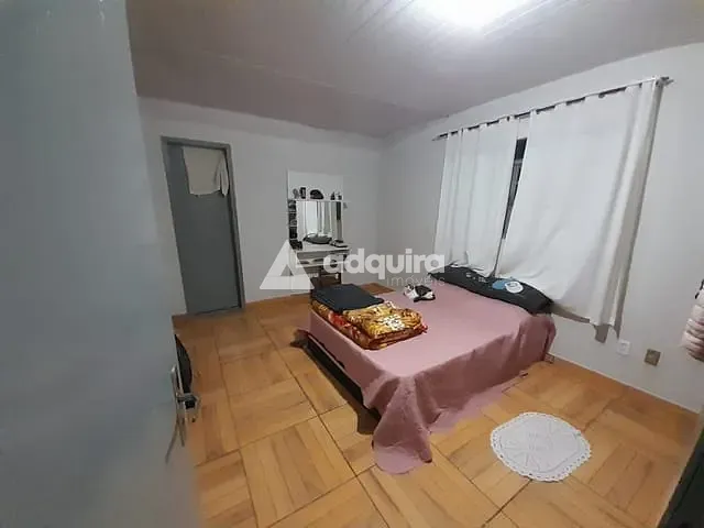 Casa com 242m² 2 quartos e 2 banheiros, à venda, no bairro Contorno em Ponta Grossa