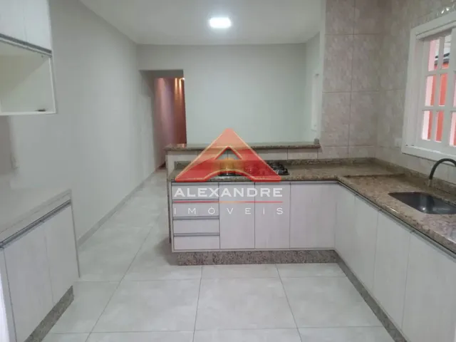 Casa com 125m² 3 quartos e 2 banheiros, à venda, no bairro Bosque dos Eucaliptos em São José Dos Campos