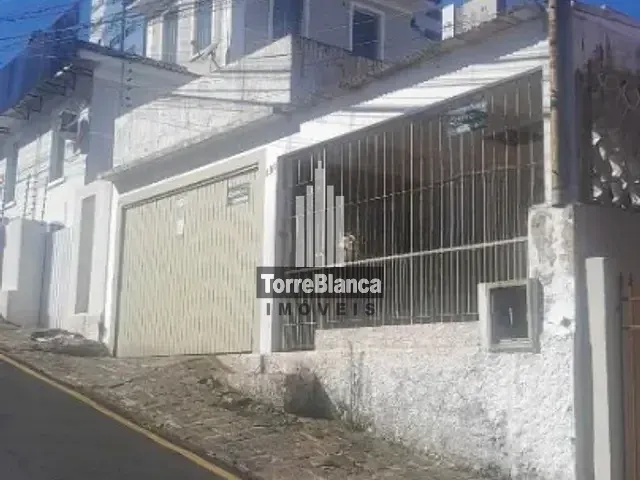 Casa com 307m², à venda, no bairro Centro em Ponta Grossa