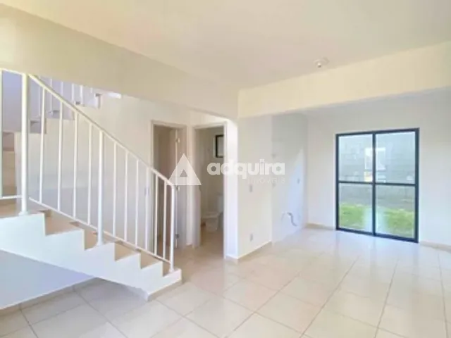 Casa 2 quartos e 1 banheiro, à venda, no bairro Jardim Carvalho em Ponta Grossa