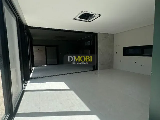Casa com 383m² 3 quartos e 4 banheiros, à venda, no bairro Distrito Industrial em Cachoeirinha