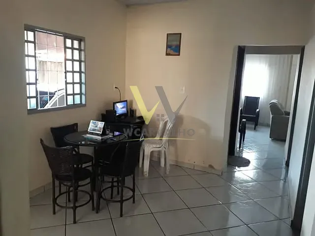 Casa com 300m² 3 quartos e 2 banheiros, à venda, no bairro Boa Vista em Anápolis
