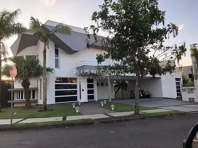 Casa com 900m² 4 quartos e 6 banheiros, à venda ou para alugar, no bairro Condomínio Angelo Vial em Sorocaba