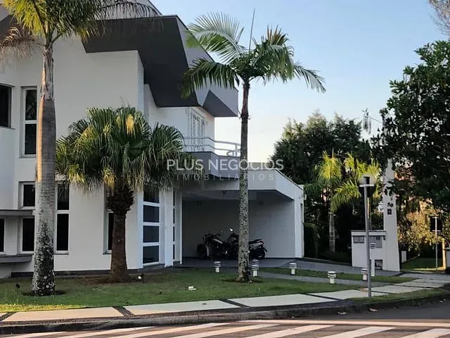 Casa com 900m² 4 quartos e 6 banheiros, à venda ou para alugar, no bairro Condomínio Angelo Vial em Sorocaba